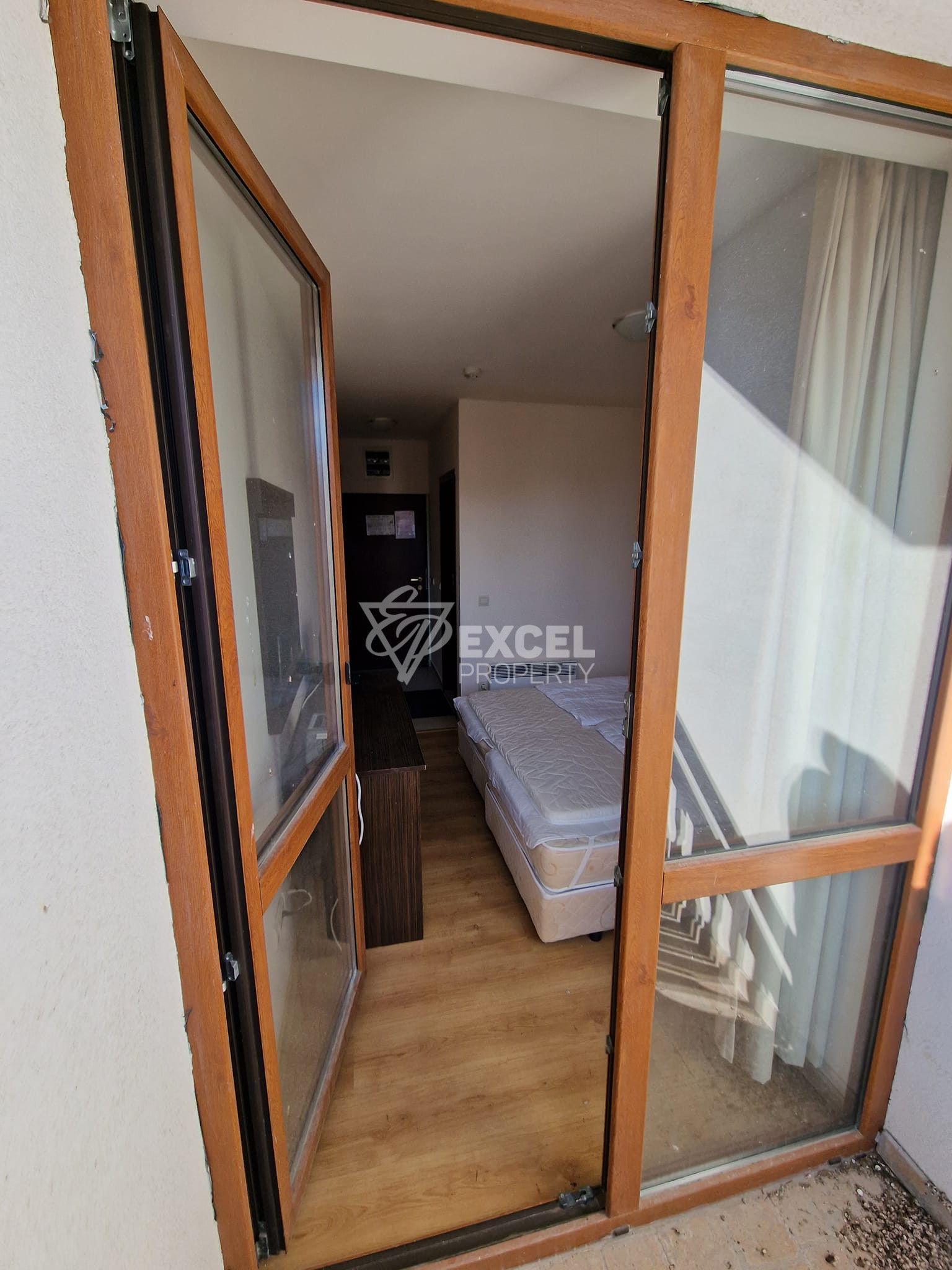 Студио с тераса и красива гледка към комплекс Иван Рилски в Банско