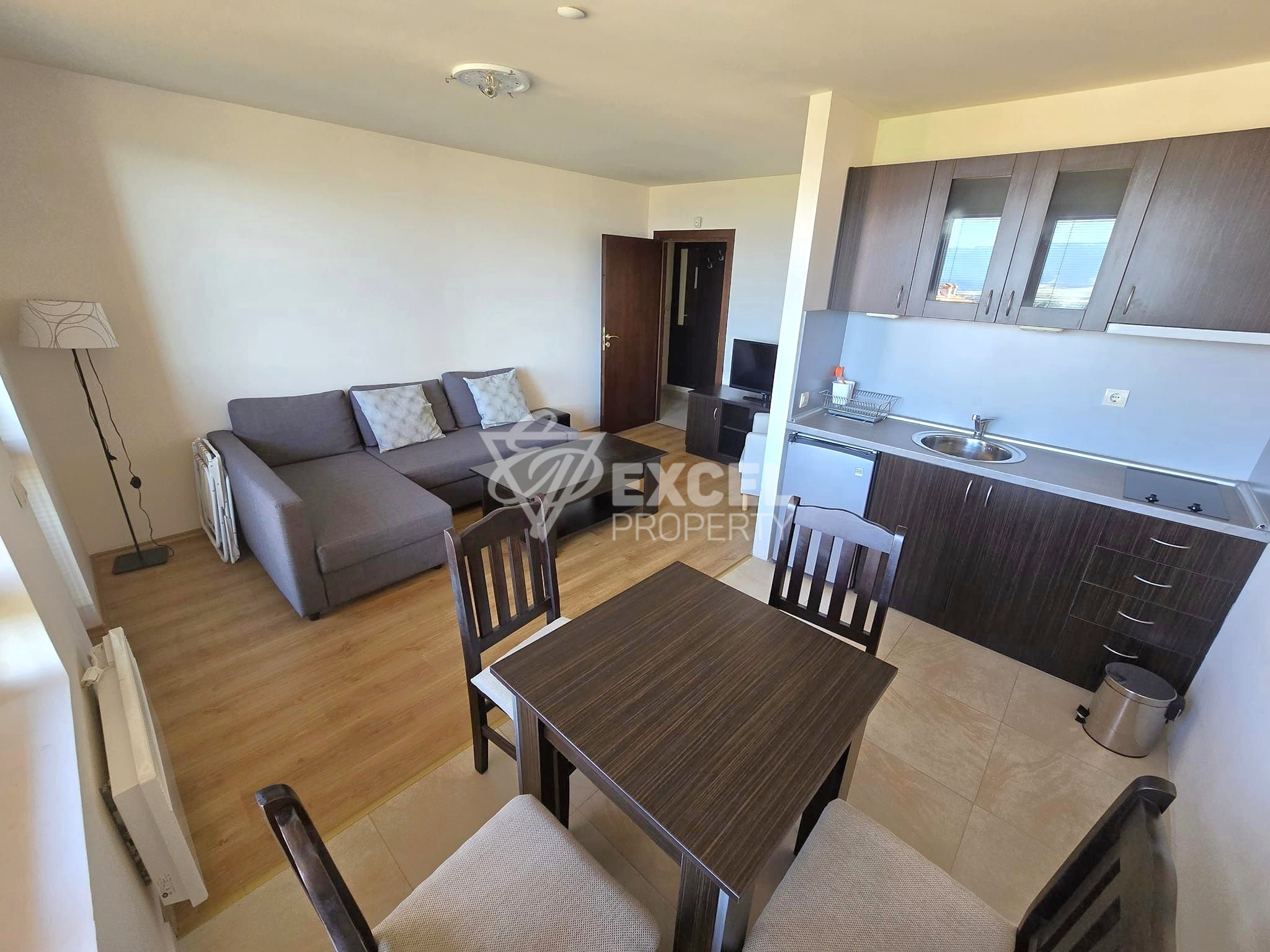 Обзаведен тристаен апартамент в комплекс с минерална вода за продажба в Банско