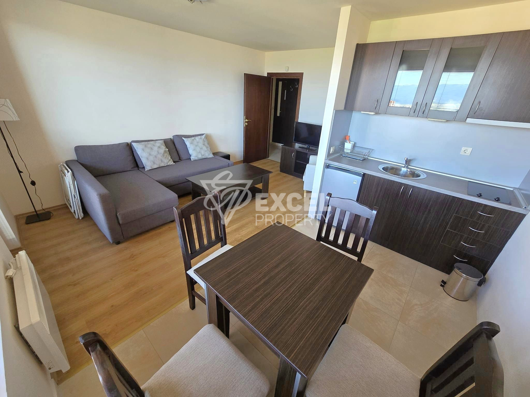 Обзаведен тристаен апартамент в комплекс с минерална вода за продажба в Банско