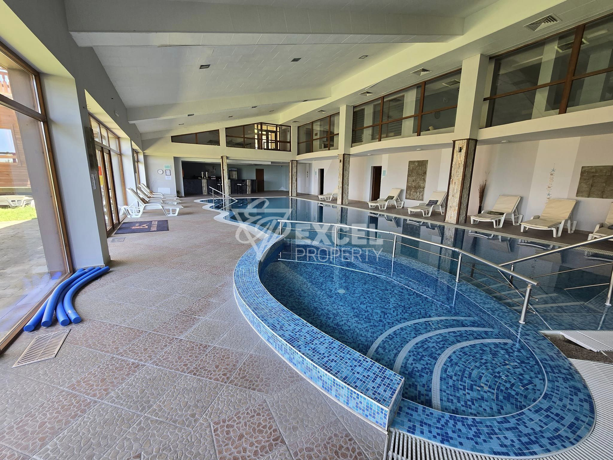 Обзаведен тристаен апартамент в комплекс с минерална вода за продажба в Банско