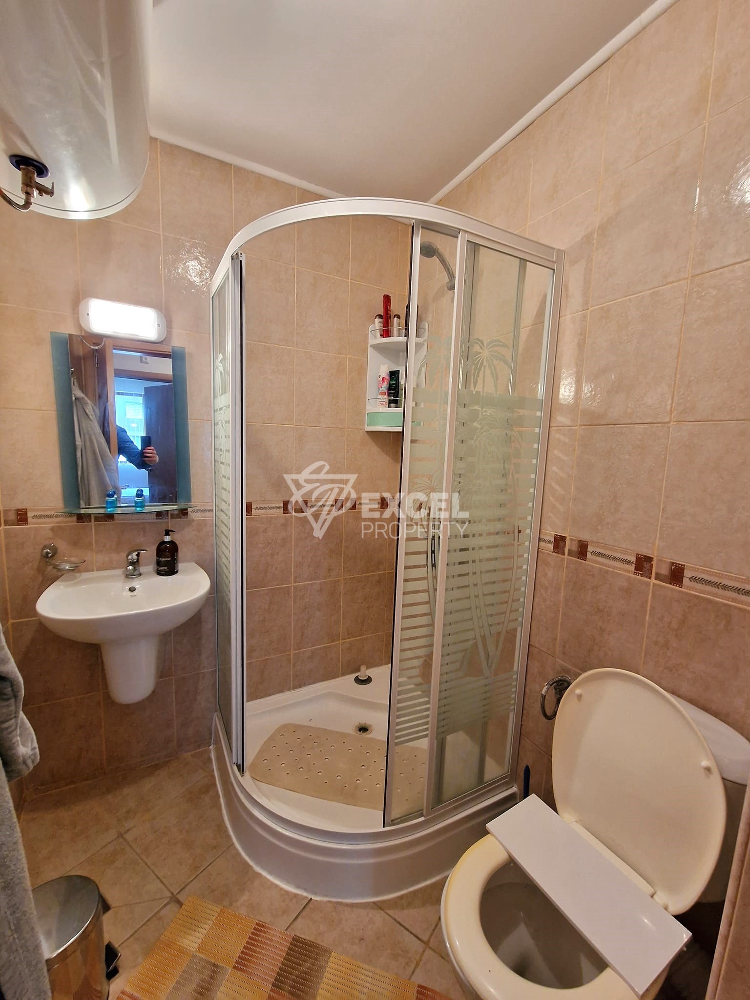 Светъл двустаен апартамент на 200 метра от ски пътя за продажба в Банско! Изгодна цена!