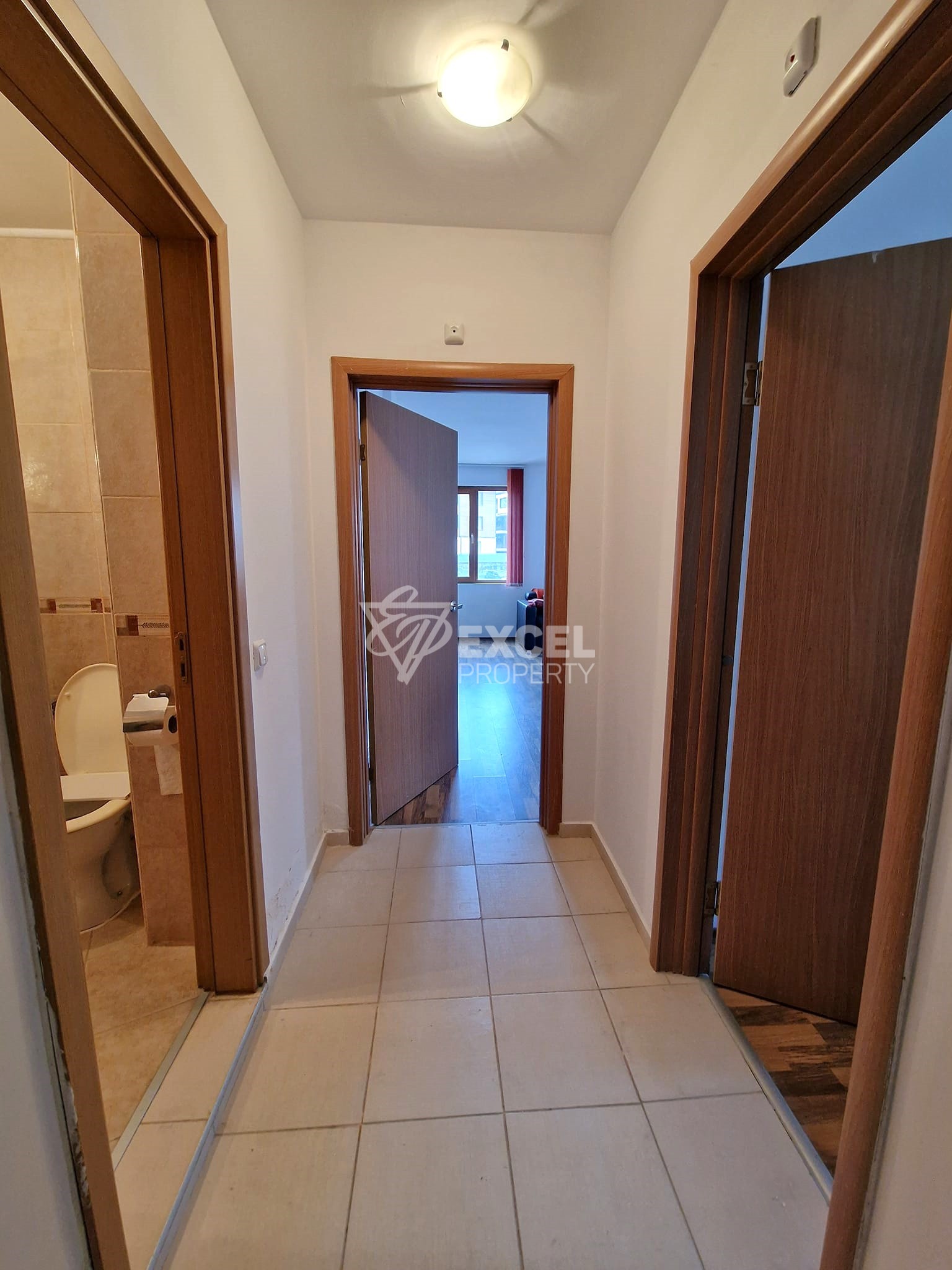 Светъл двустаен апартамент на 200 метра от ски пътя за продажба в Банско! Изгодна цена!