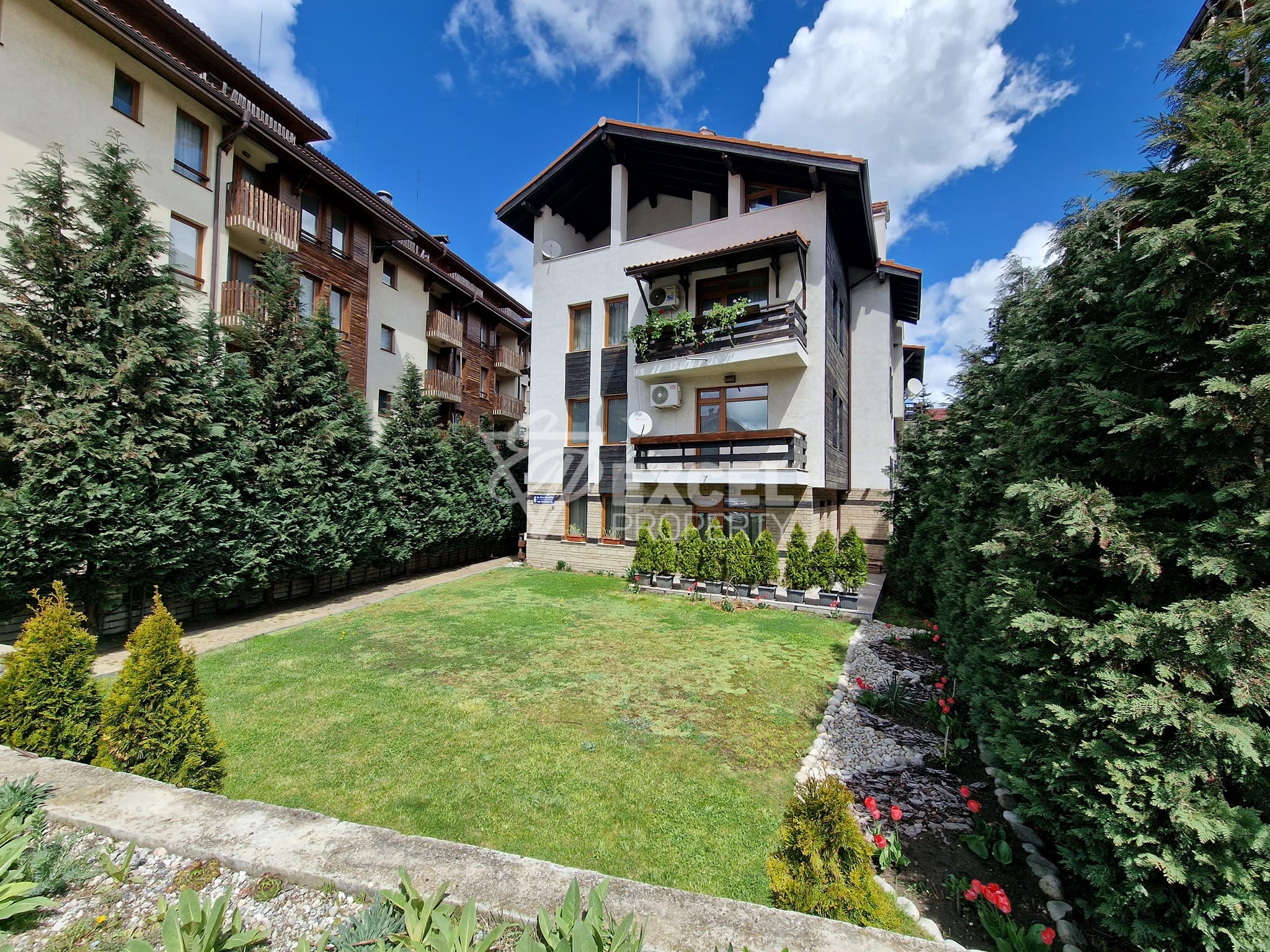 Двустаен апартамент в жилищна сграда за продажба в Банско до Хотел Лъки