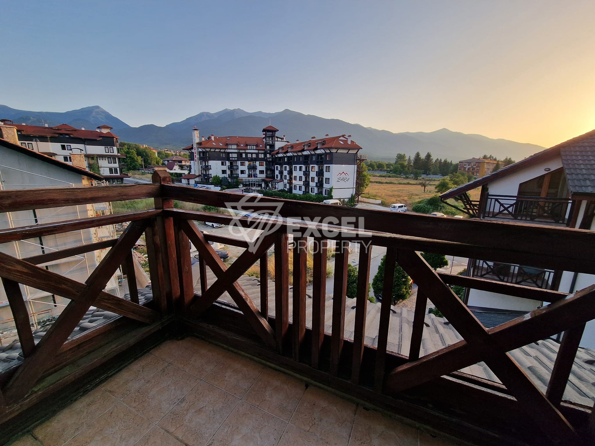 Двустаен апартамент в сграда с ниска такса поддръжка Snow Legend  и красива гледка към Пирин за продажба в Банско