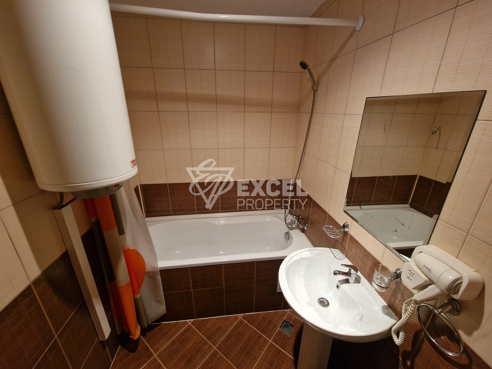 Двустаен апартамент в сграда с ниска такса поддръжка Snow Legend  и красива гледка към Пирин за продажба в Банско