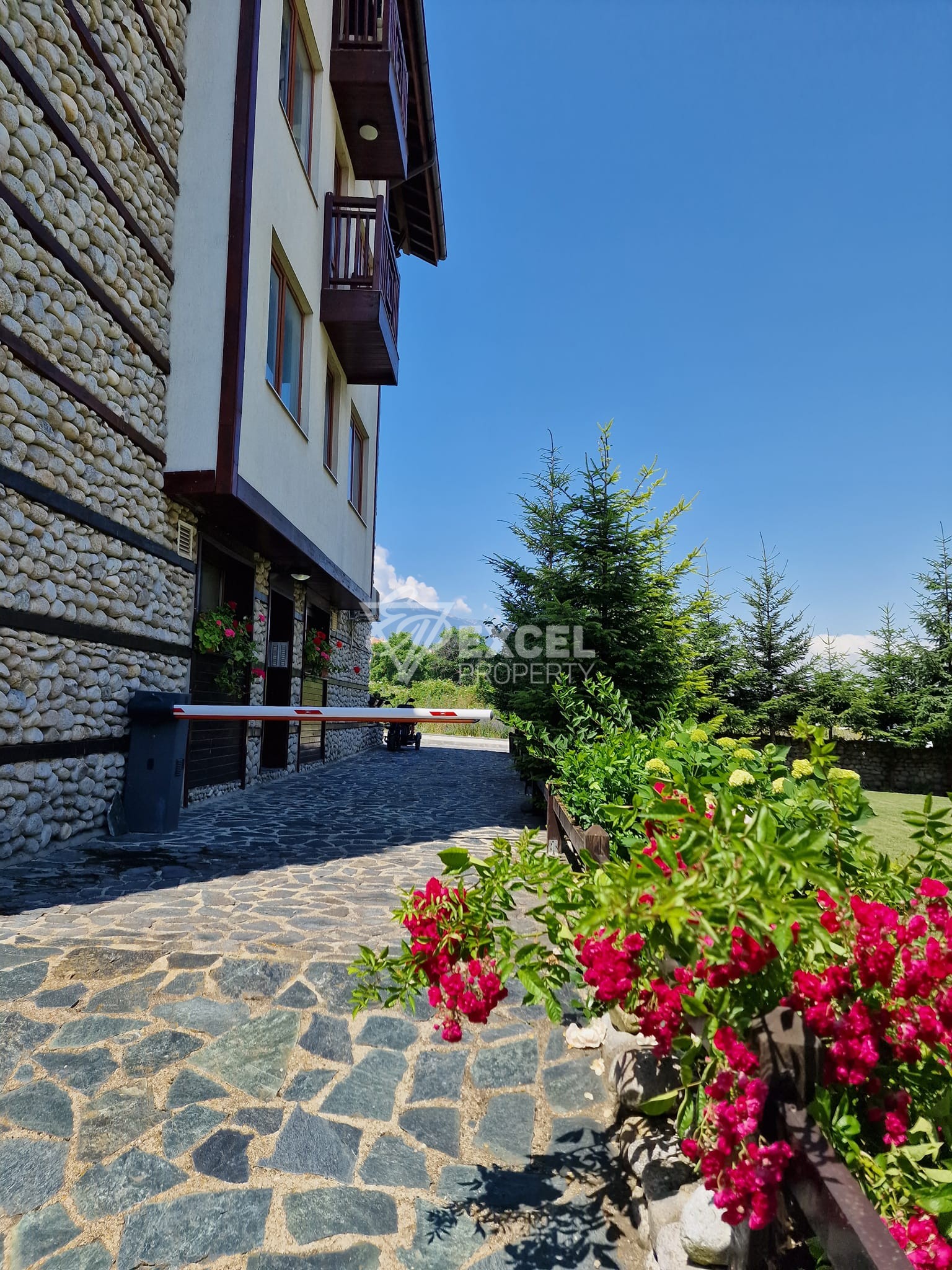 Двустаен апартамент в сграда с ниска такса поддръжка  за продажба в Банско