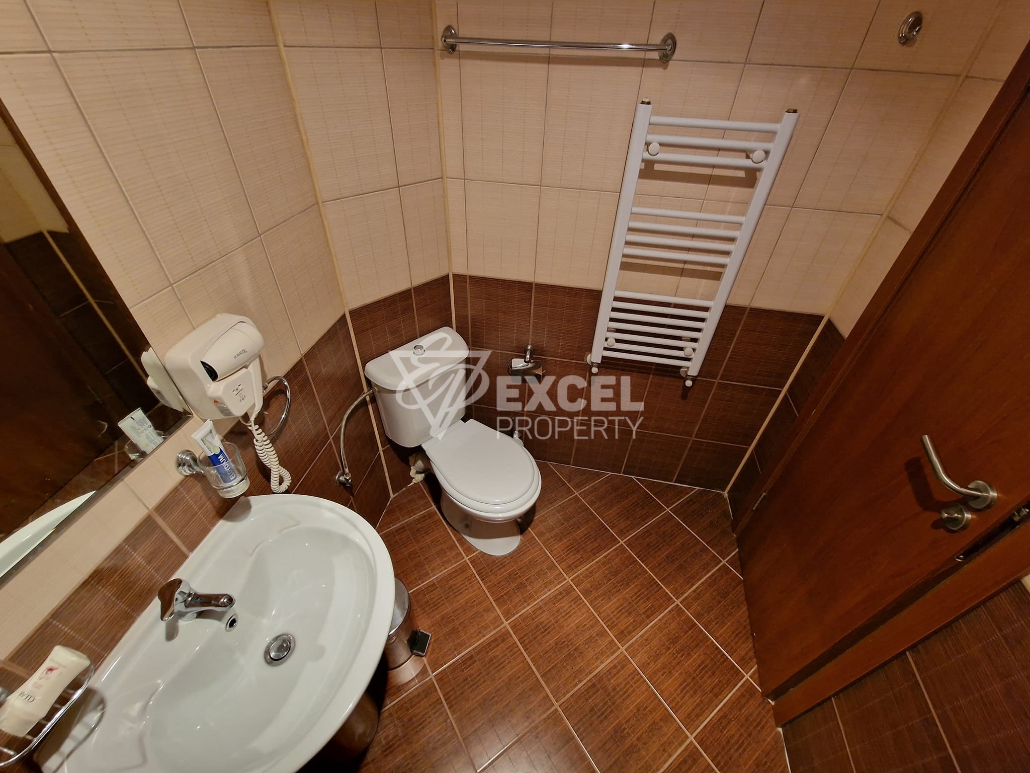 Двустаен апартамент в сграда с ниска такса поддръжка Snow Legend  и красива гледка към Пирин за продажба в Банско