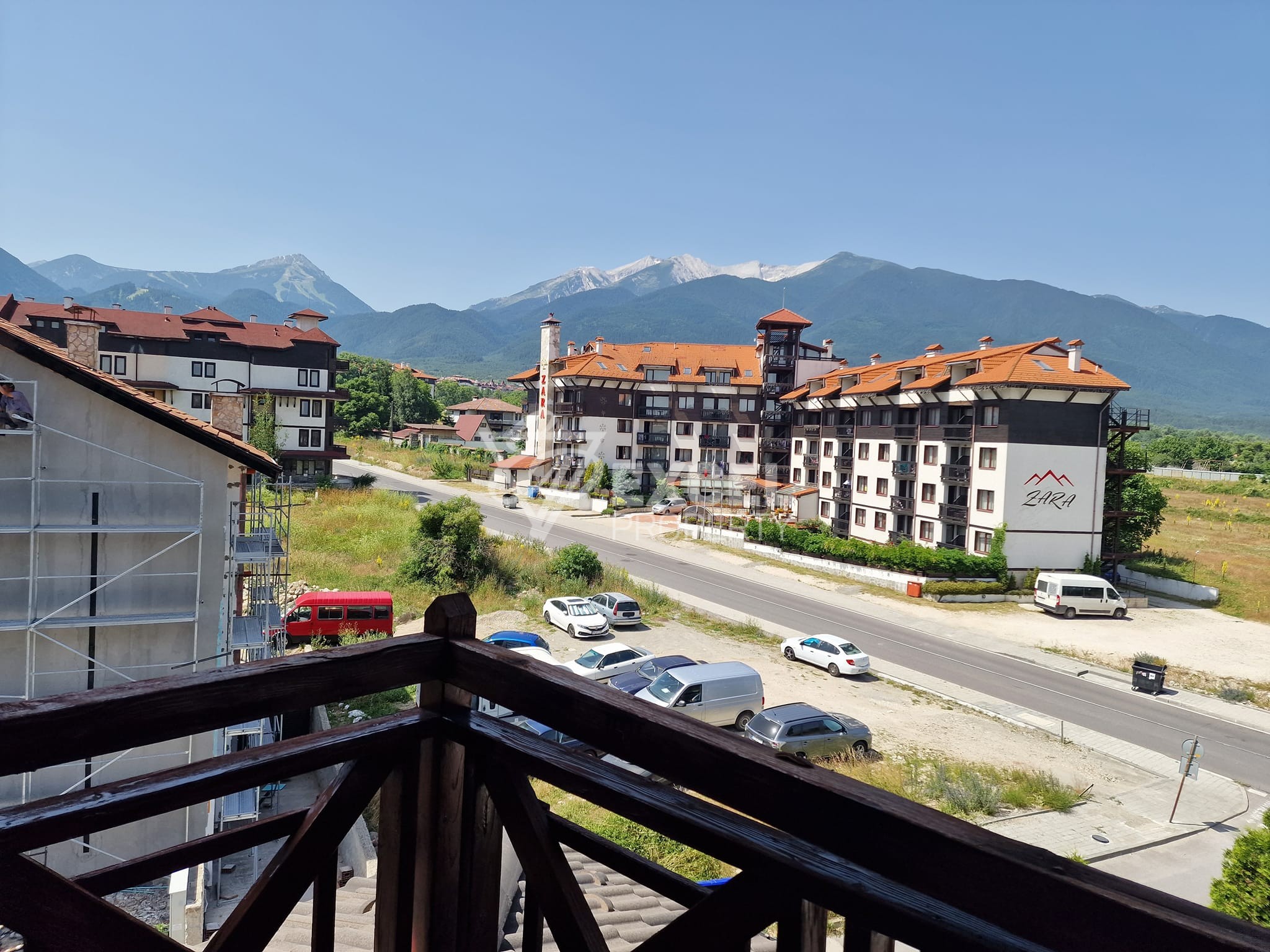 Двустаен апартамент в сграда с ниска такса поддръжка Snow Legend  и красива гледка към Пирин за продажба в Банско