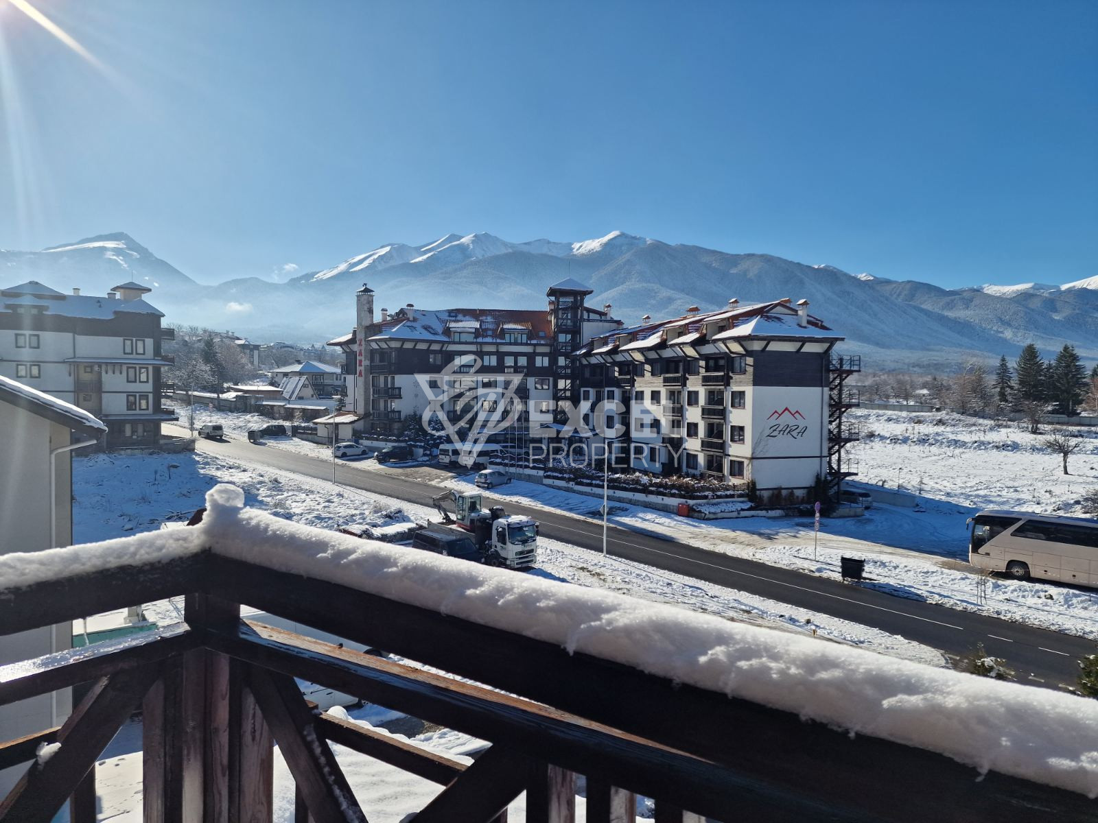 Двустаен апартамент в сграда с ниска такса поддръжка Snow Legend  и красива гледка към Пирин за продажба в Банско