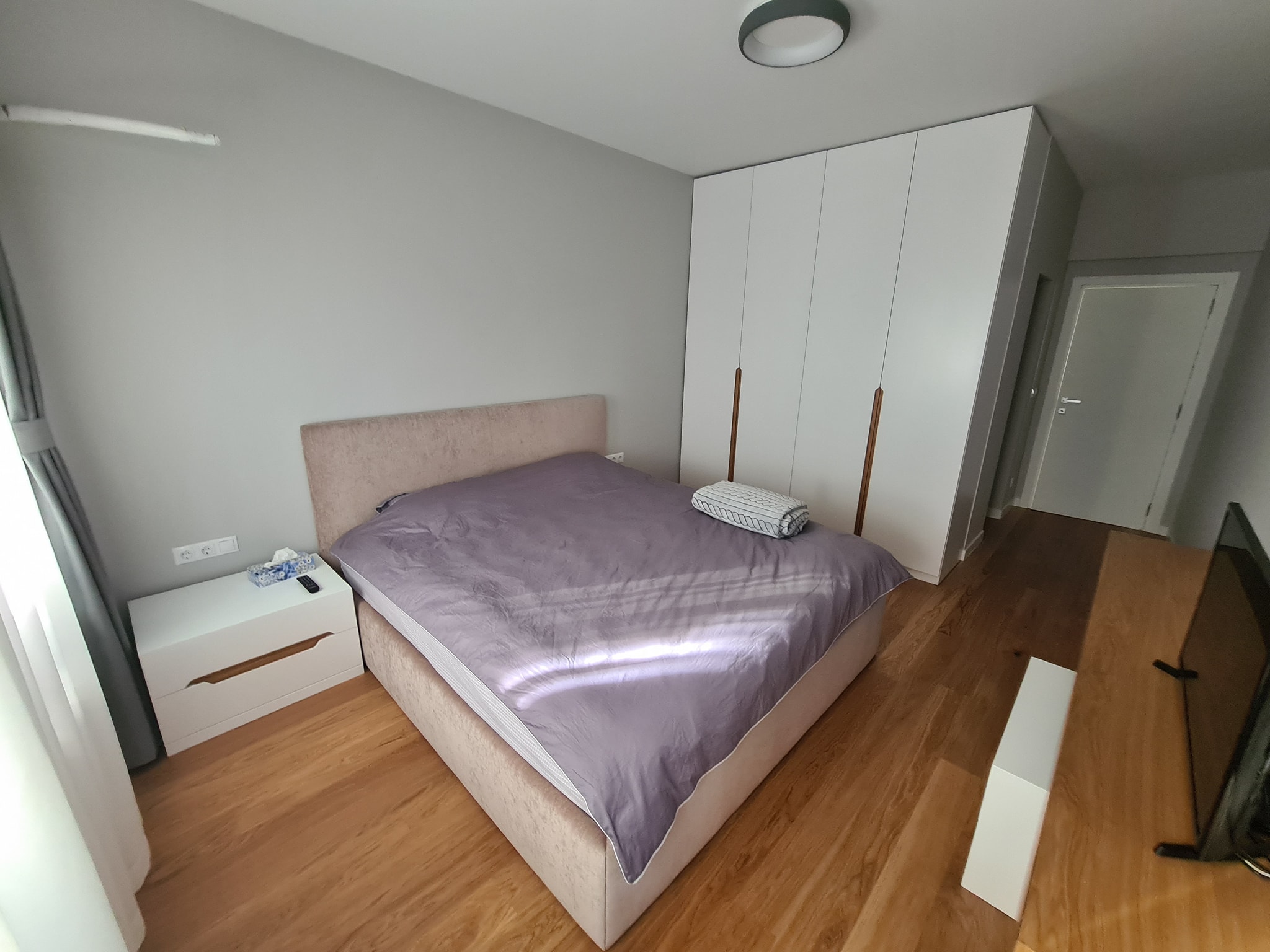 Тристаен апартамент под наем в сграда Премиум Естейт, кв. Хладилника, район Лозенец