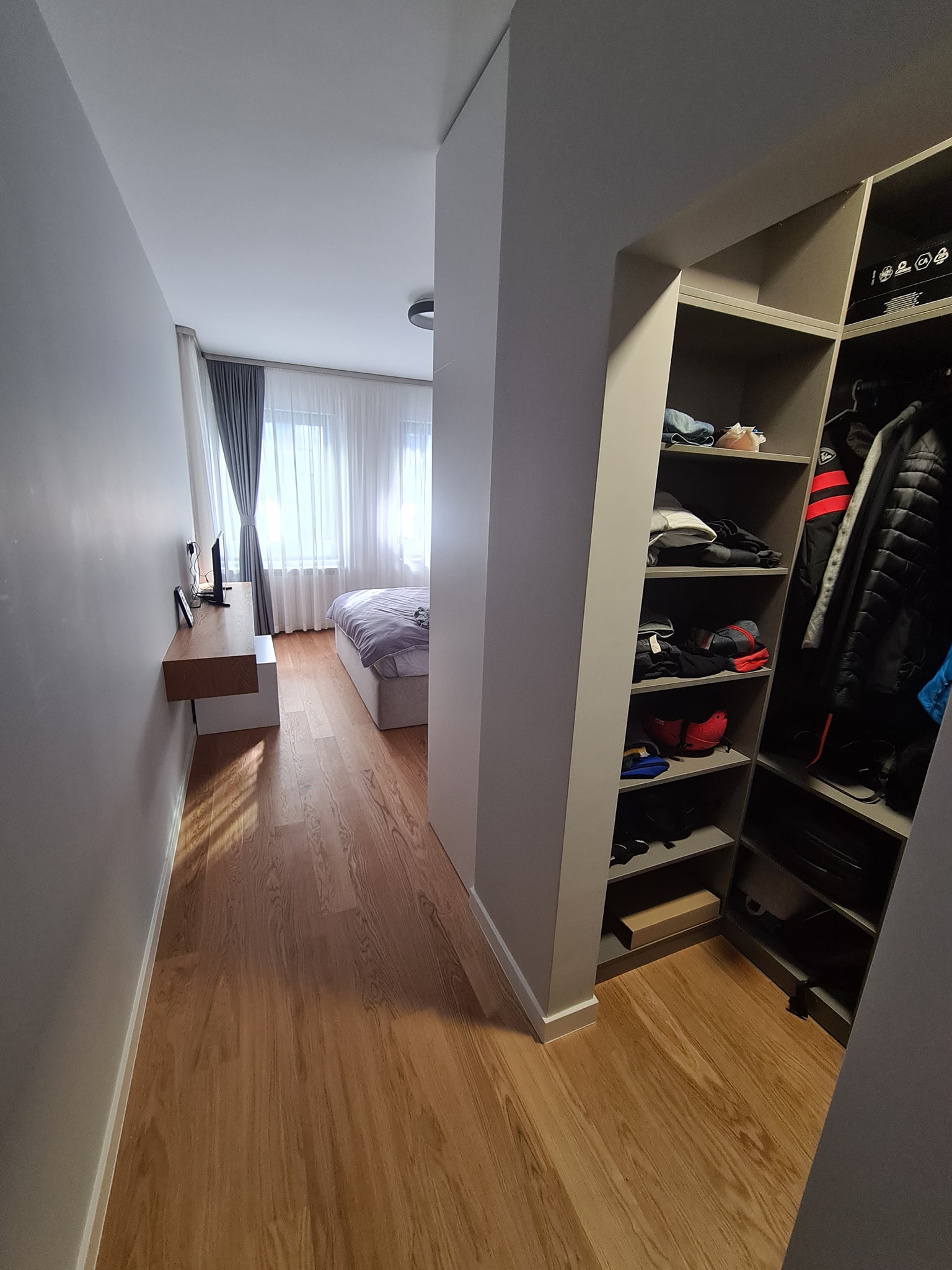 Тристаен апартамент под наем в сграда Премиум Естейт, кв. Хладилника, район Лозенец