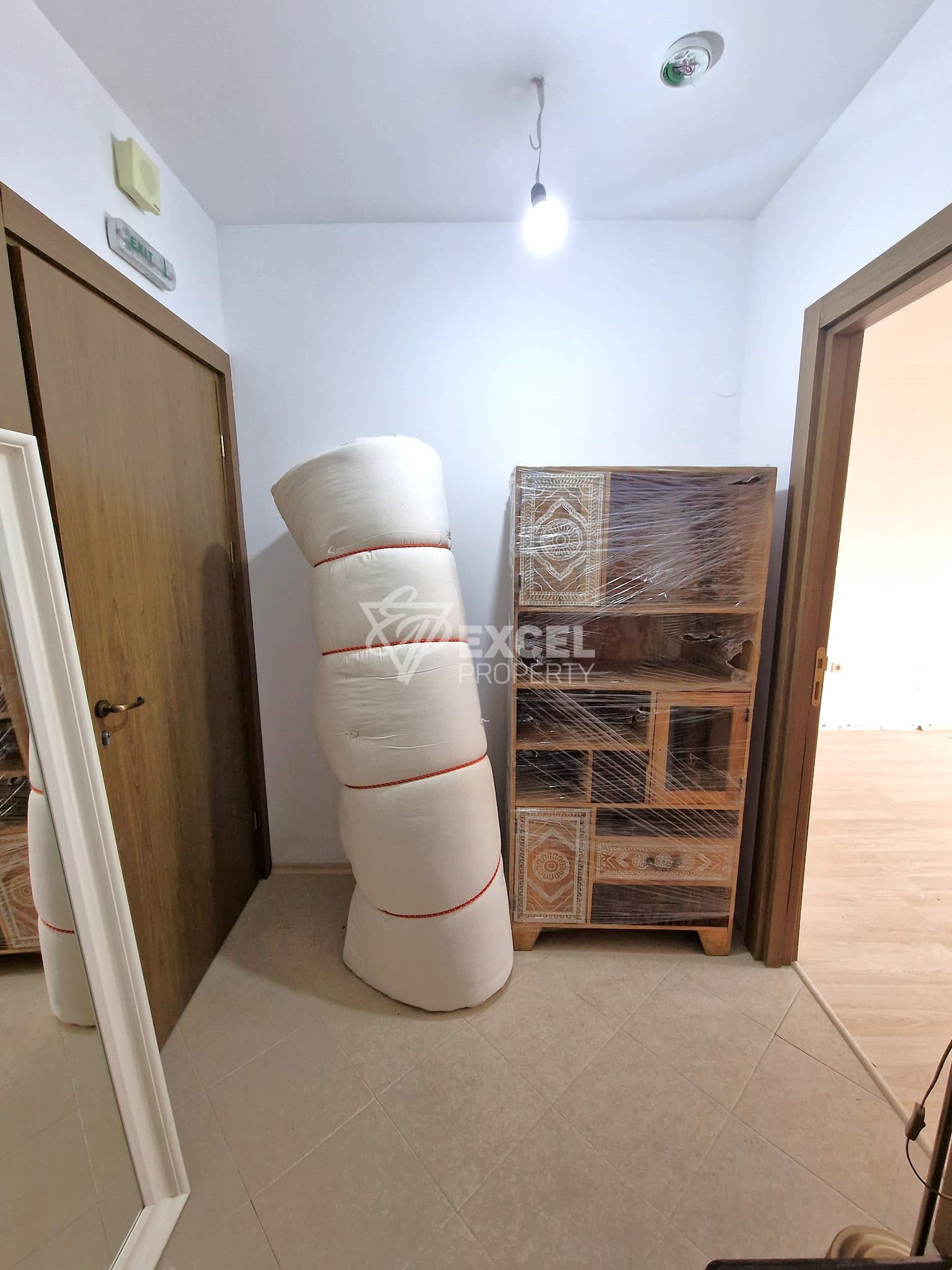 Просторно студио с тераса и красива гледка към Пирин в Банско! Ниска такса поддръжка!