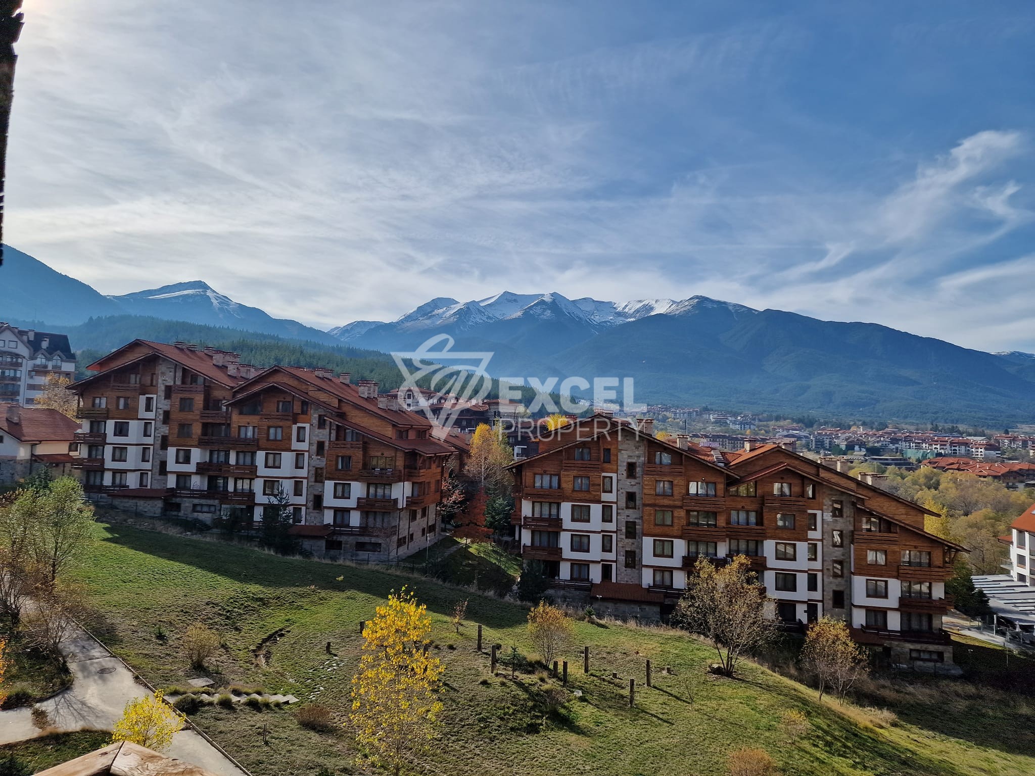 Просторно студио с тераса и красива гледка към Пирин в Банско! Ниска такса поддръжка!