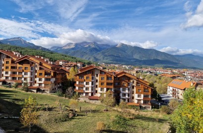 Просторно студио с тераса и красива гледка към Пирин в Банско! Ниска такса поддръжка!