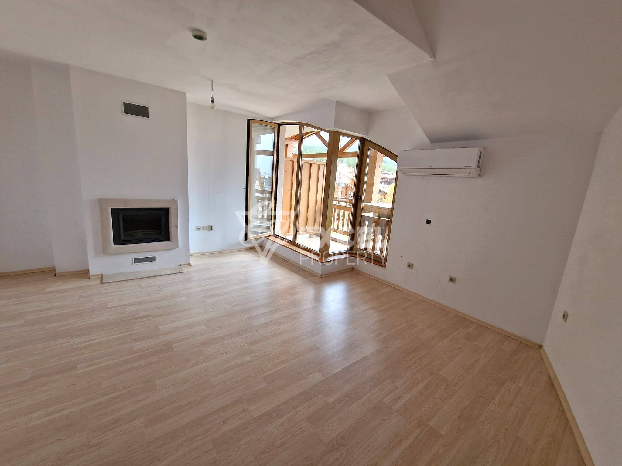 Южно студио с камина, климатик и прекрасна гледка към Пирин! Ниска такса поддръжка!