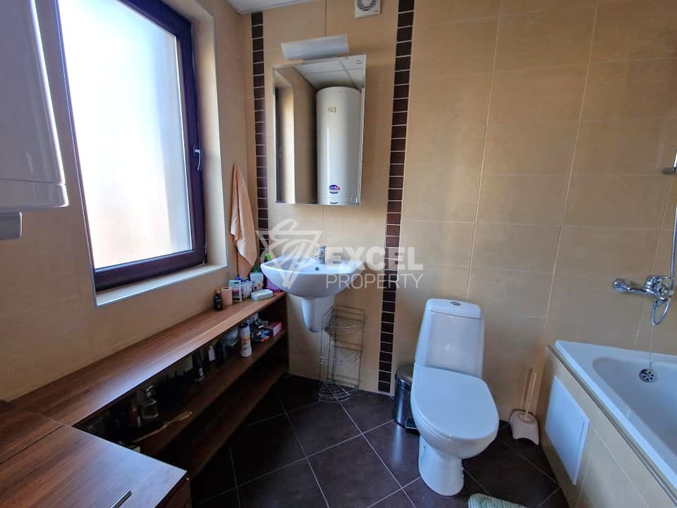 Тристаен апартамент с камина на изгодна цена за продажба в Winslow Infinity, Банско