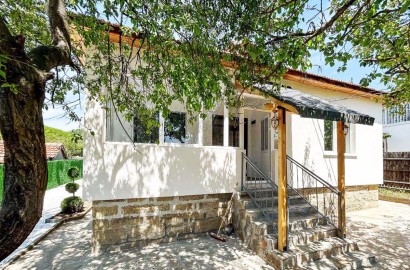 Просторна къща с две спални в с.Горица.