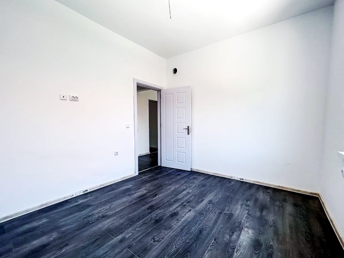 Просторна къща с две спални в с.Горица.