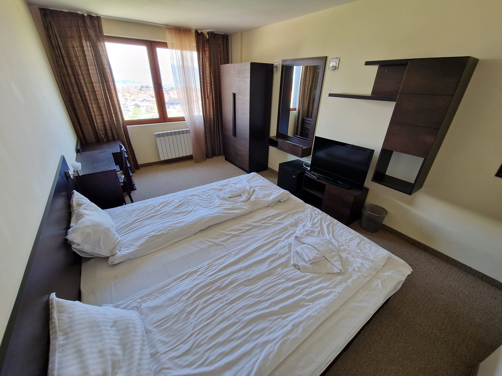 Банско: Тристаен апартамент за продажба с панорамна гледка