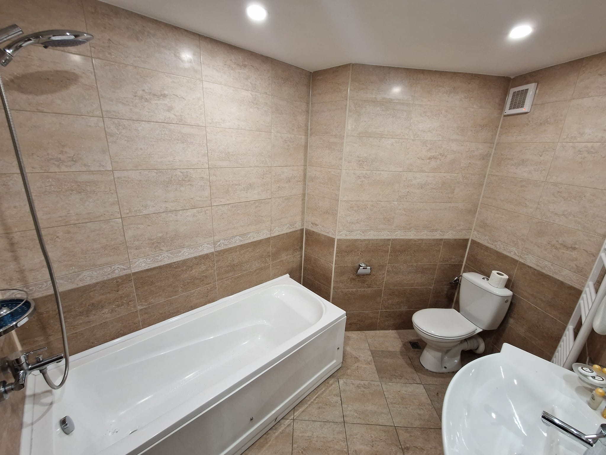 Банско: Тристаен апартамент за продажба с панорамна гледка