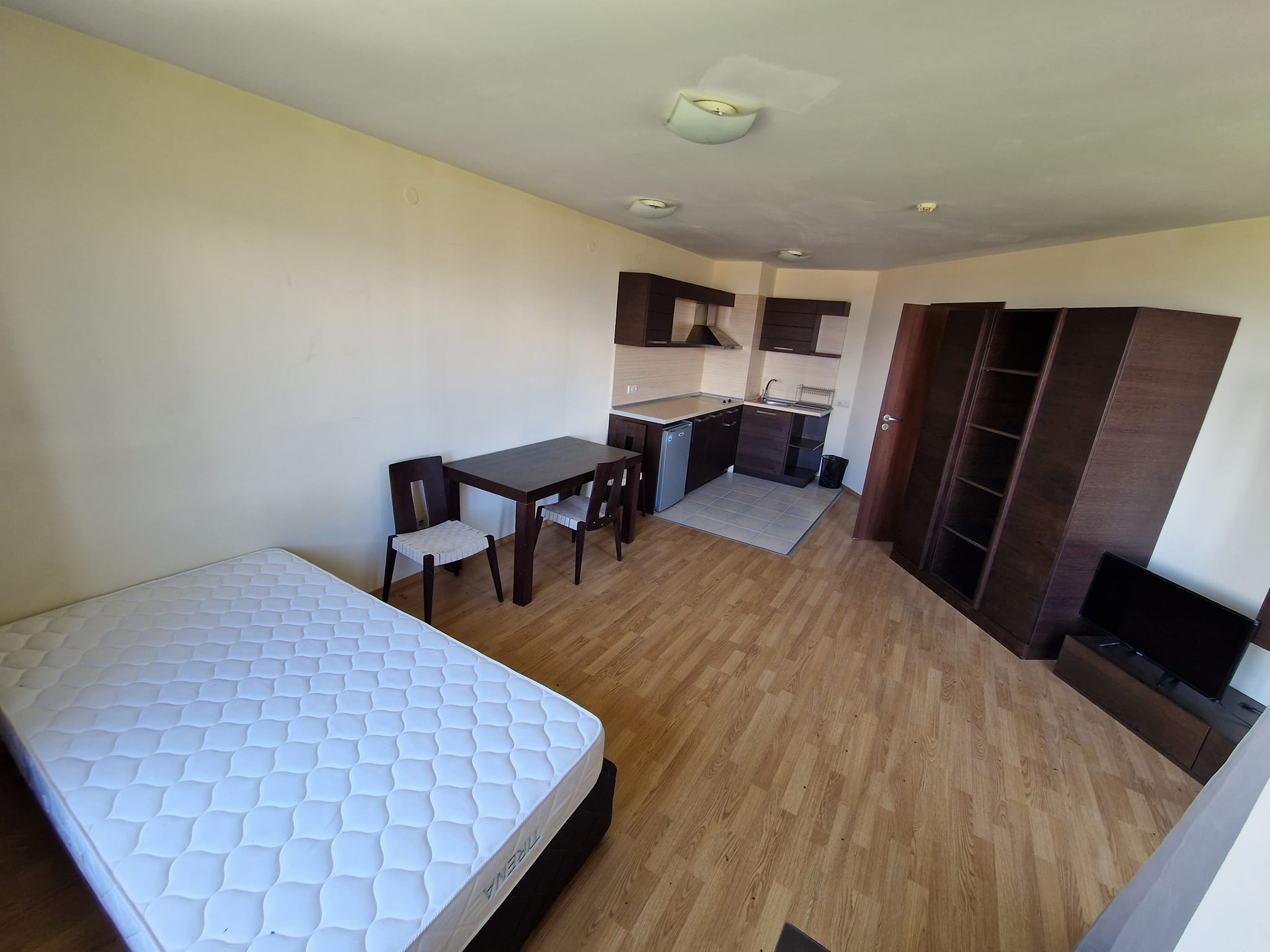 Банско: Тристаен апартамент за продажба с панорамна гледка