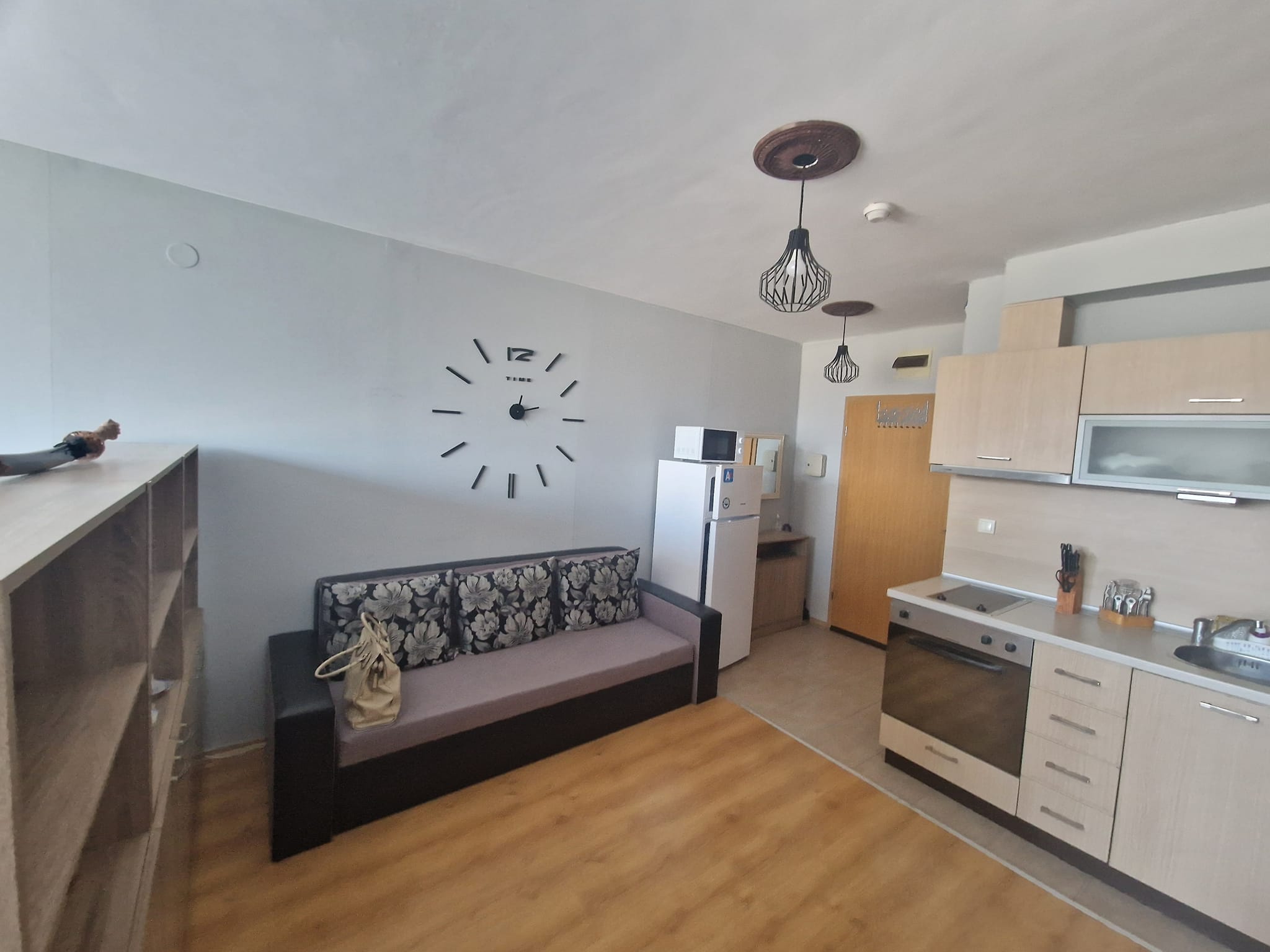 Аспен Голф: Модерно мебелиран едностаен апартамент за продажба