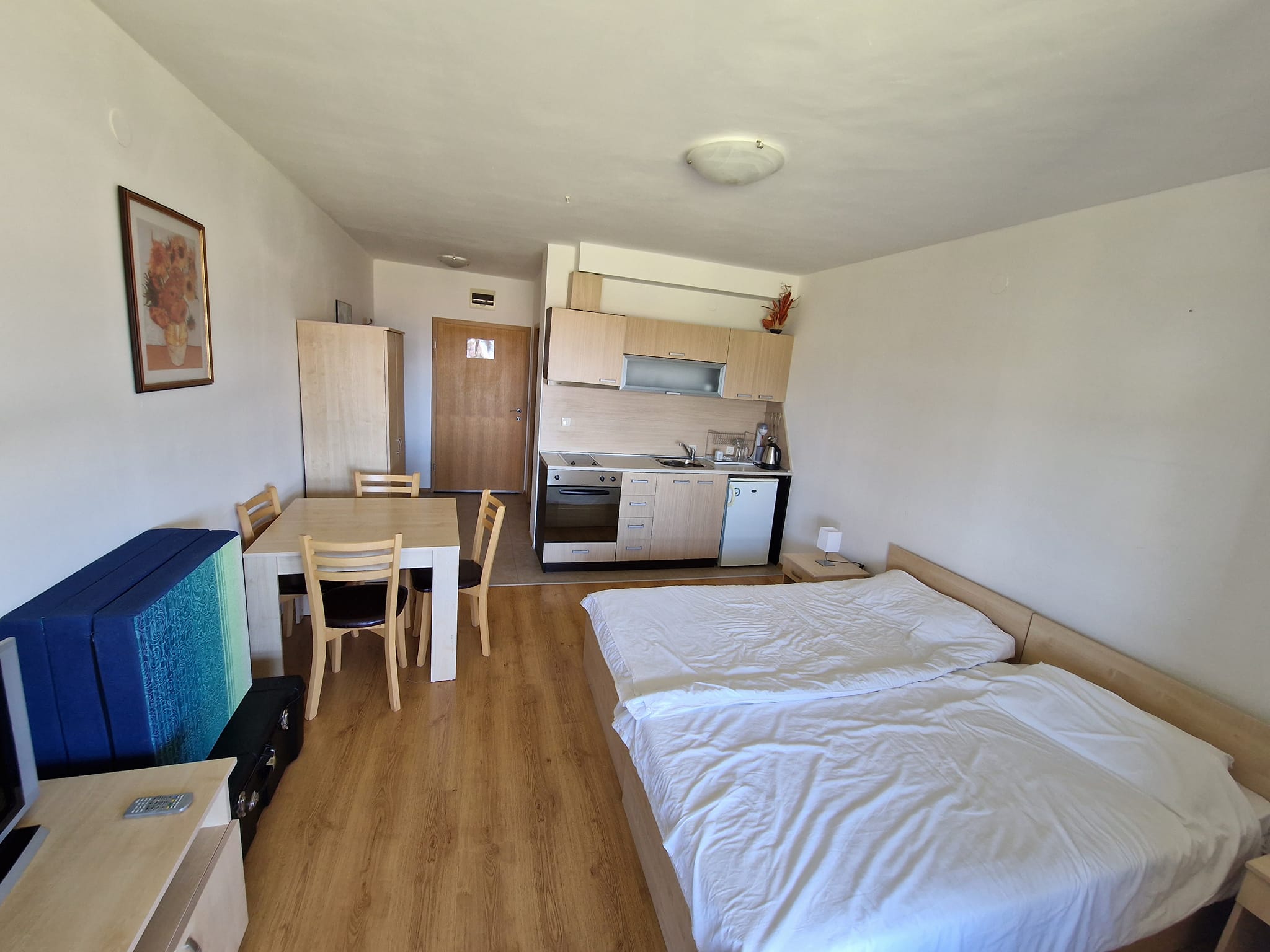 Изгодно студио с тераса за продажба в Аспен голф, Разлог