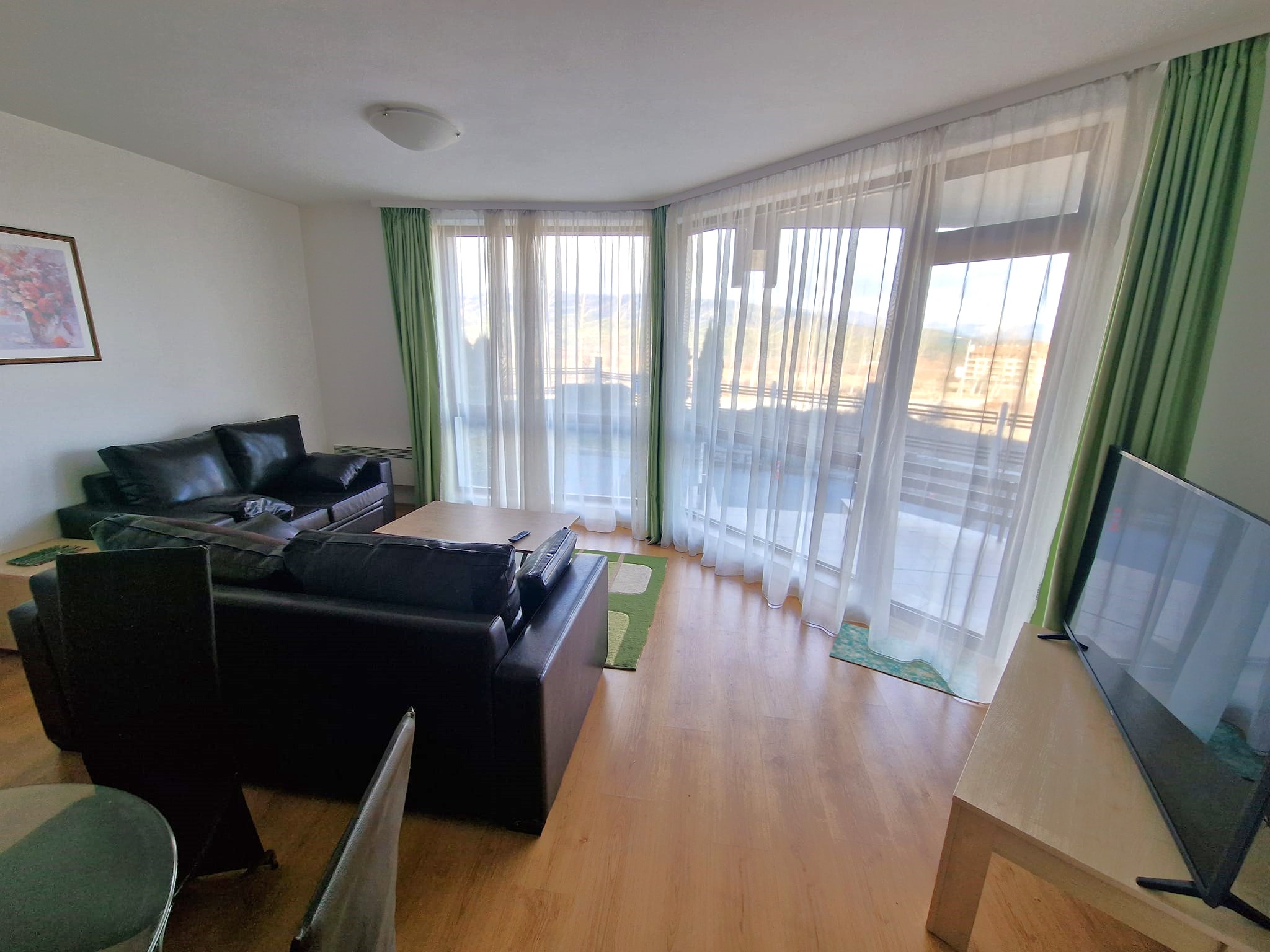 Просторен обзаведен двустаен апартамент за продажба в Аспен Голф, район Разлог