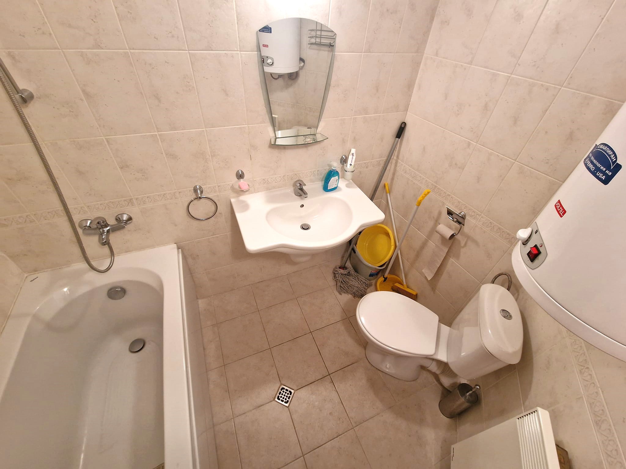 Просторен обзаведен двустаен апартамент за продажба в Аспен Голф, район Разлог