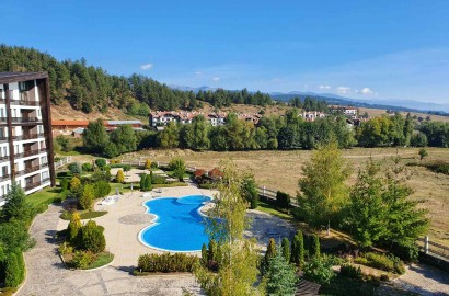 Обзаведено студио с тераса в целогодишно работещ комплекс Аспен Валей, Разлог