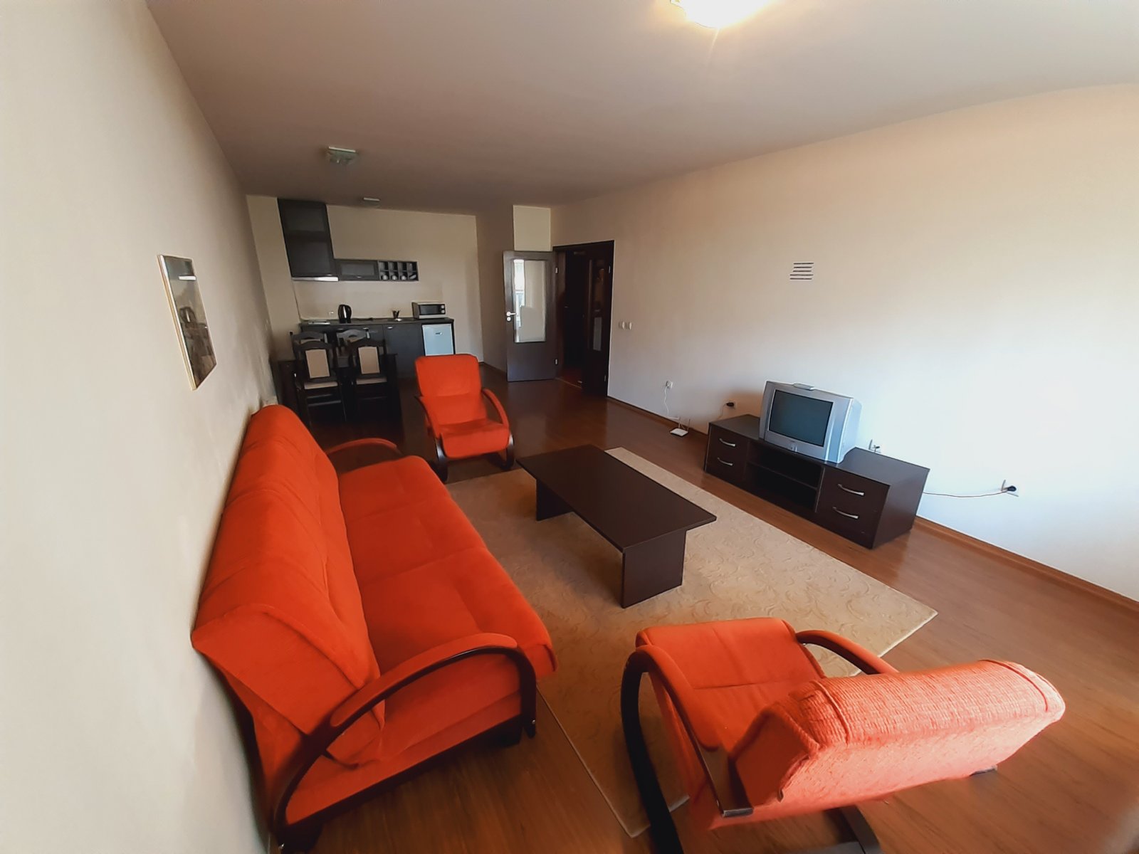 Просторен двустаен апартамент в Банско Роял Тауърс до Ски лифта