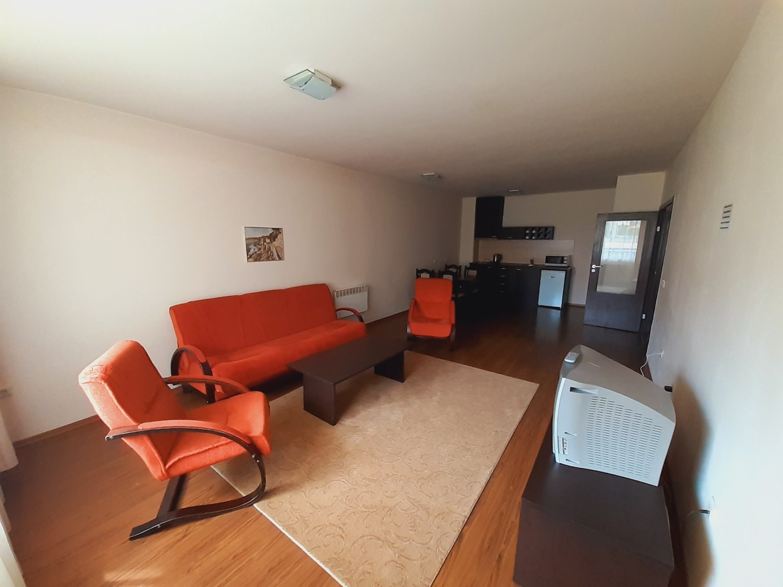 Просторен двустаен апартамент в Банско Роял Тауърс до Ски лифта