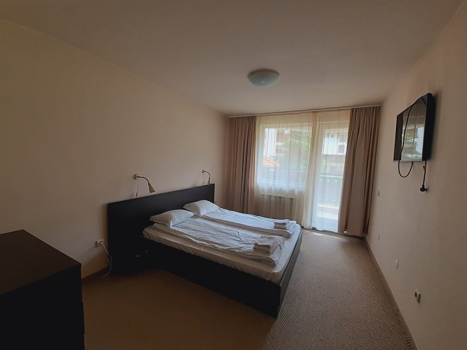 Просторен двустаен апартамент в Банско Роял Тауърс до Ски лифта