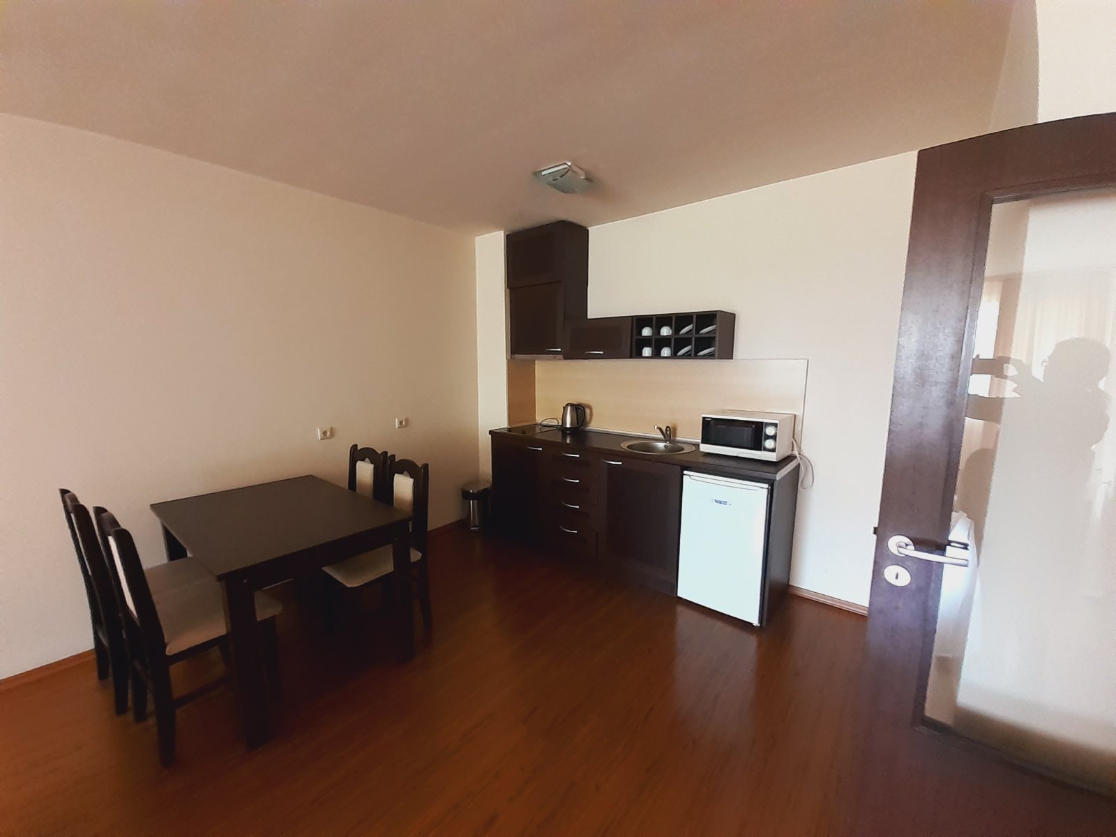 Просторен двустаен апартамент в Банско Роял Тауърс до Ски лифта