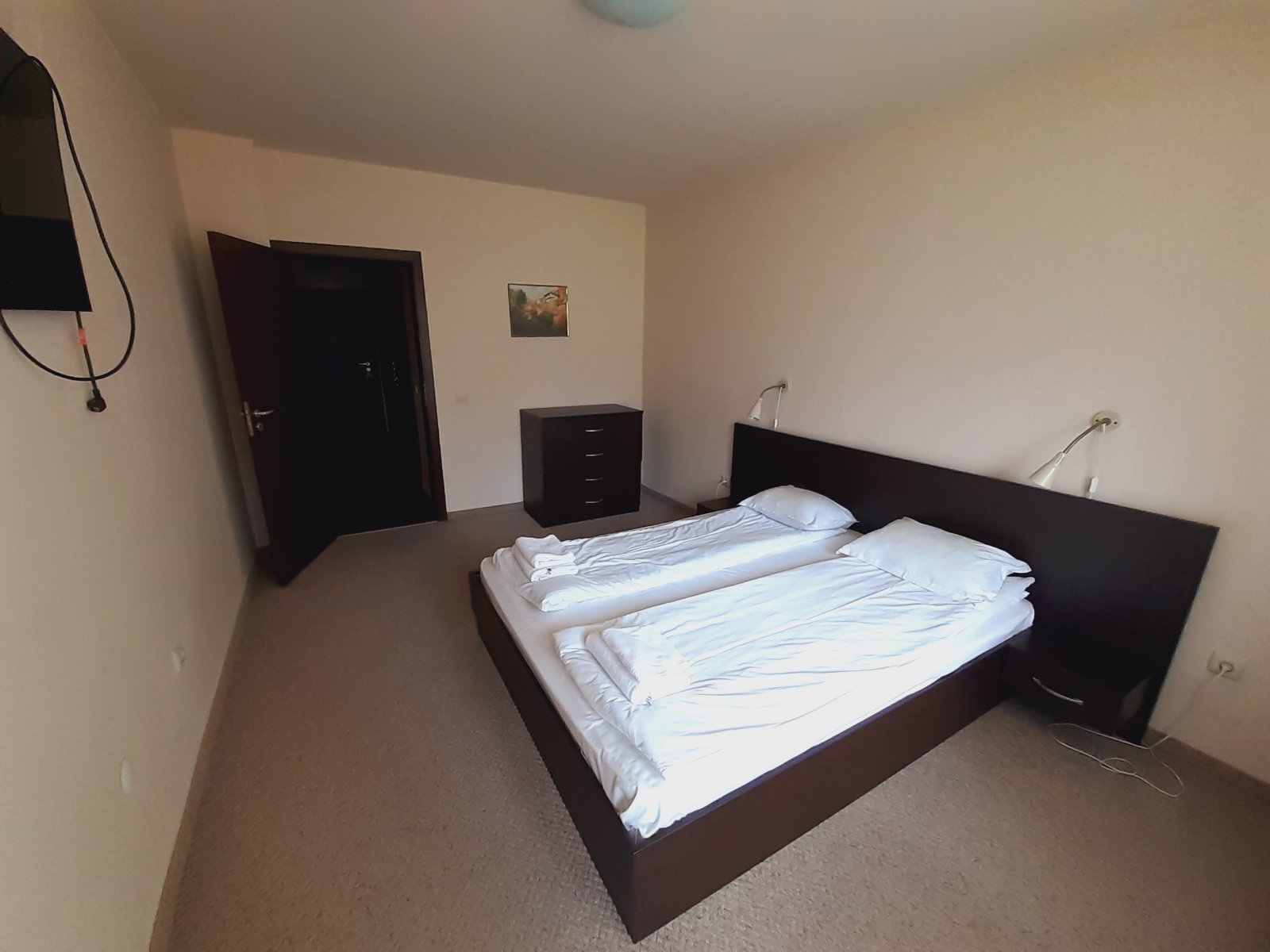 Просторен двустаен апартамент в Банско Роял Тауърс до Ски лифта