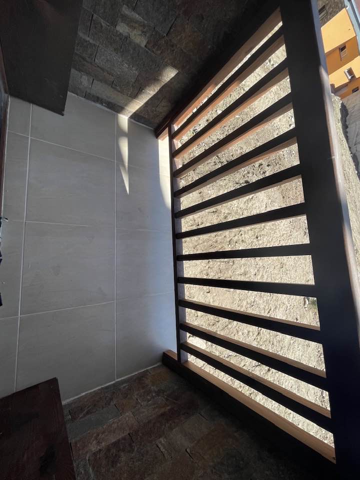 Функционално необзаведено студио с тераса в Банско