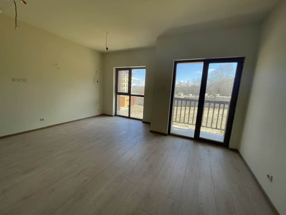 Функционално необзаведено студио с тераса в Банско