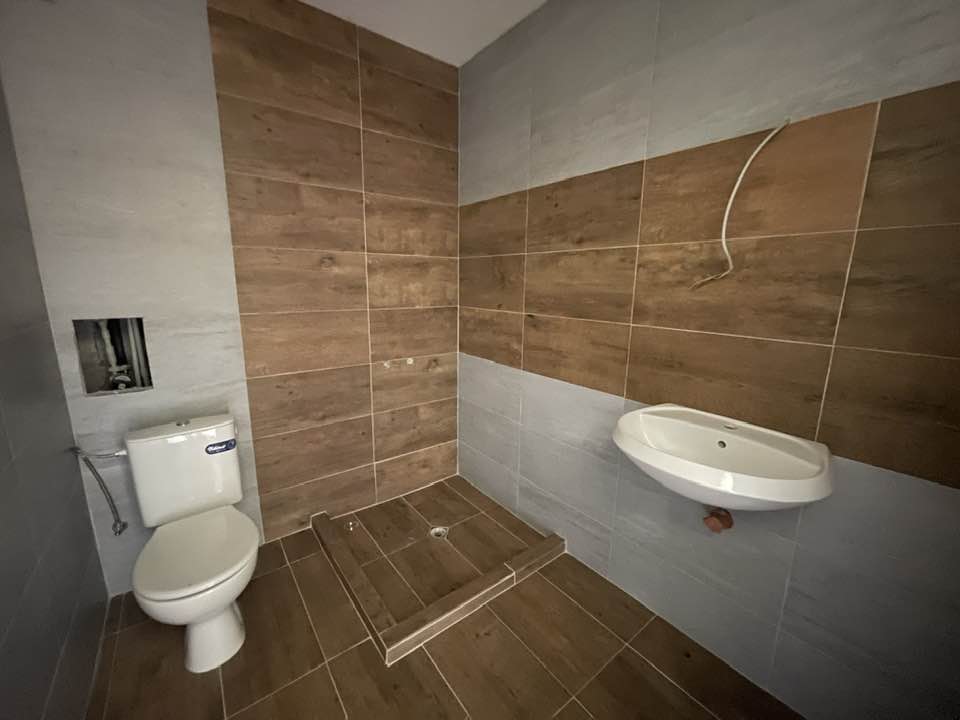 Функционално необзаведено студио с тераса в Банско