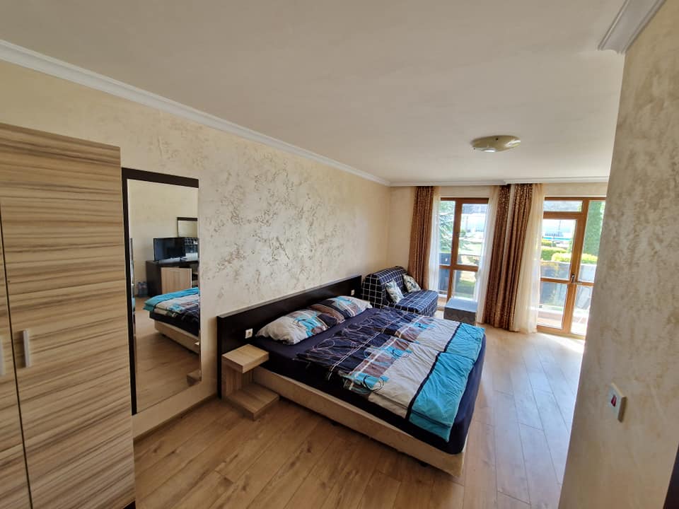 Обзаведено студио с южен балкон и красива гледка към Пирин планина