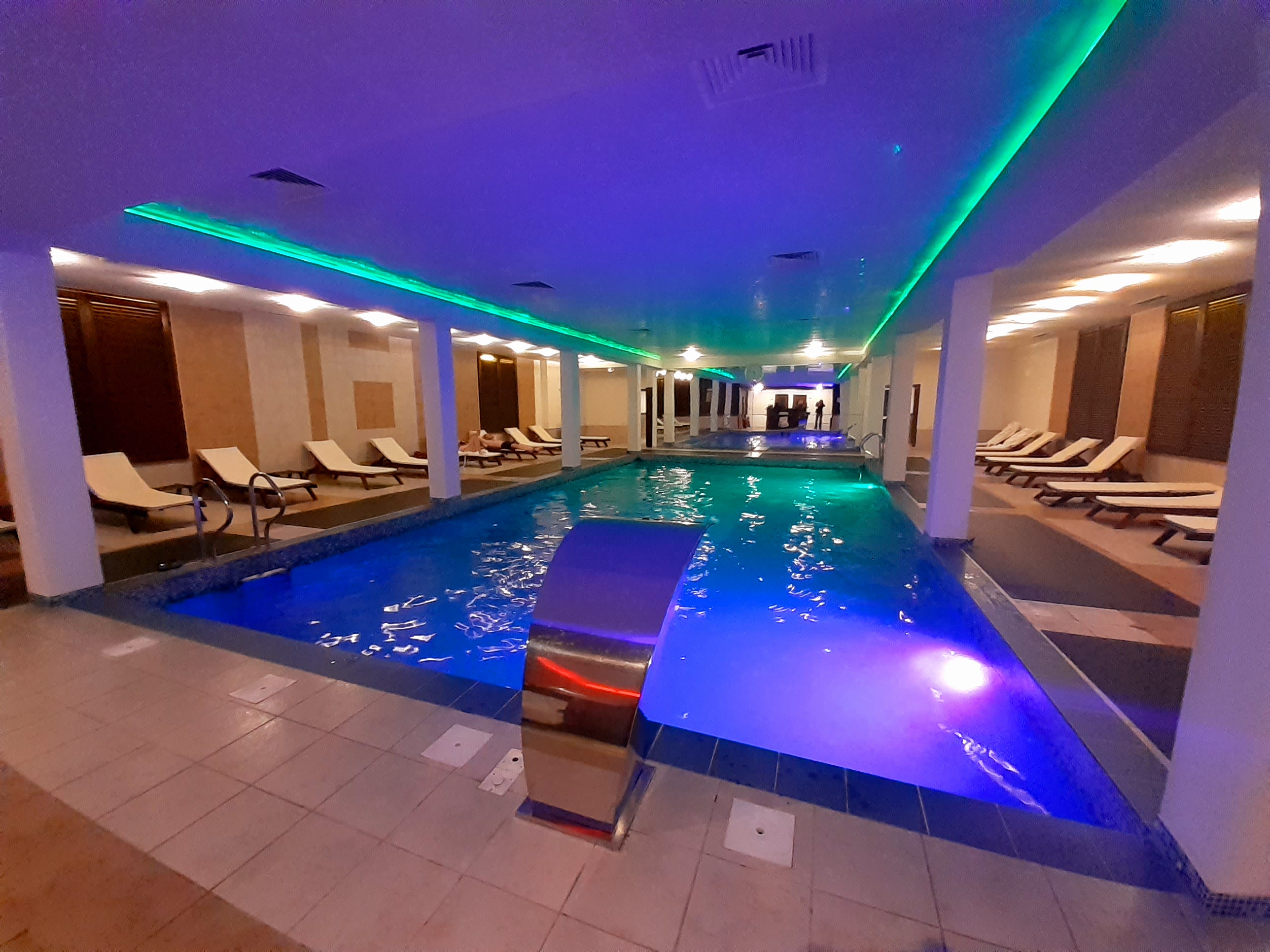 Стилно обзаведено студио за продажба в хотелската част на Green Life, Банско