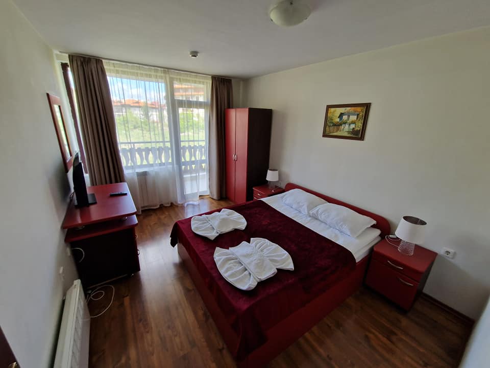 Тристаен апартамент в комплекс Elegant LUX със Спа зона и басейн