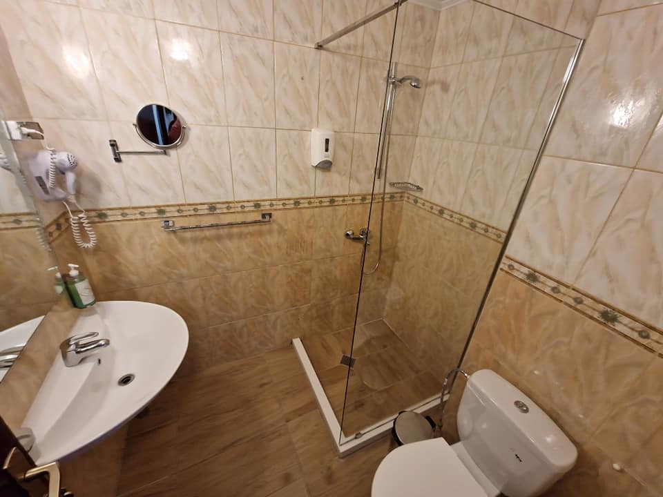 Тристаен апартамент в комплекс Elegant LUX със Спа зона и басейн