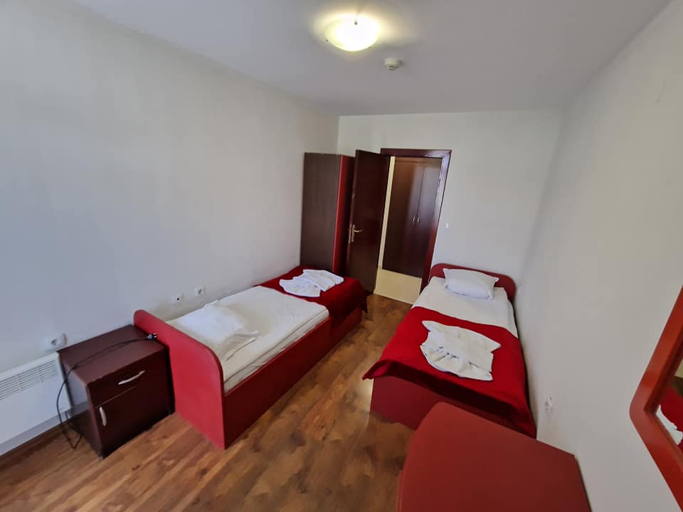 Тристаен апартамент в комплекс Elegant LUX със Спа зона и басейн