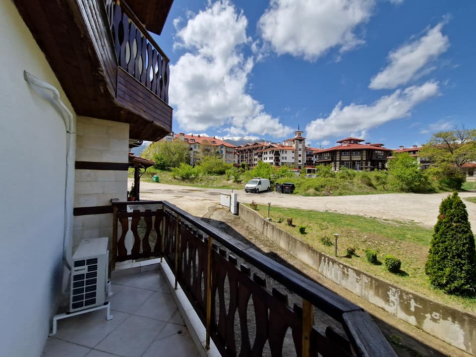 Тристаен апартамент в комплекс Elegant LUX със Спа зона и басейн