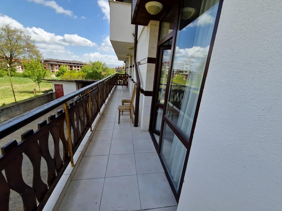 Тристаен апартамент в комплекс Elegant LUX със Спа зона и басейн