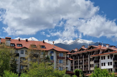 Тристаен апартамент в комплекс Elegant LUX със Спа зона и басейн