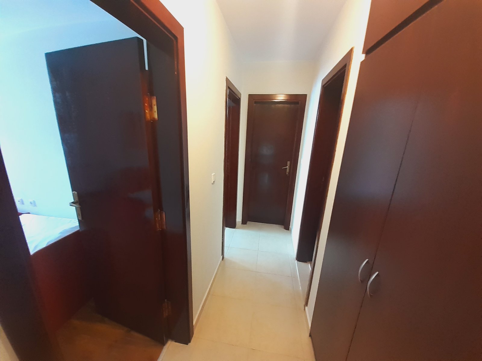 Банско: Тристаен апартамент в затворен комплекс Elegant LUX със Спа зона и басейн