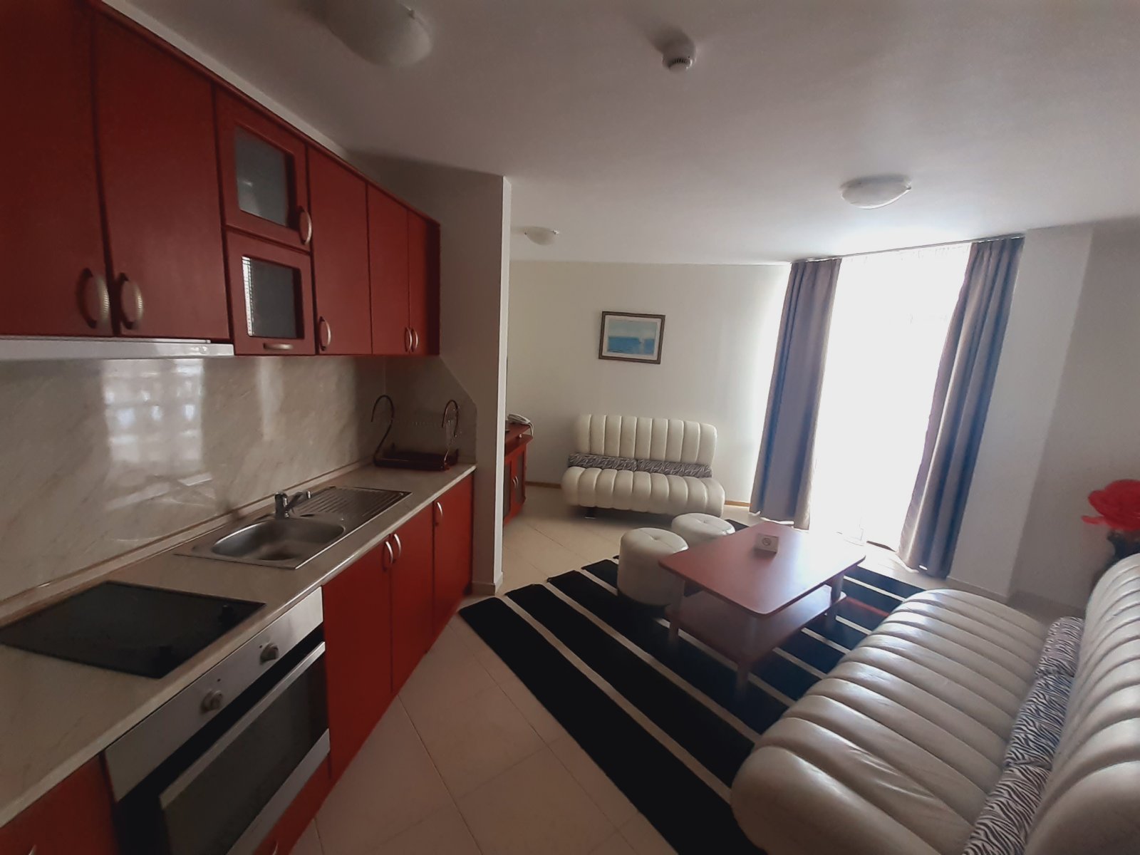 Банско: Тристаен апартамент в затворен комплекс Elegant LUX със Спа зона и басейн