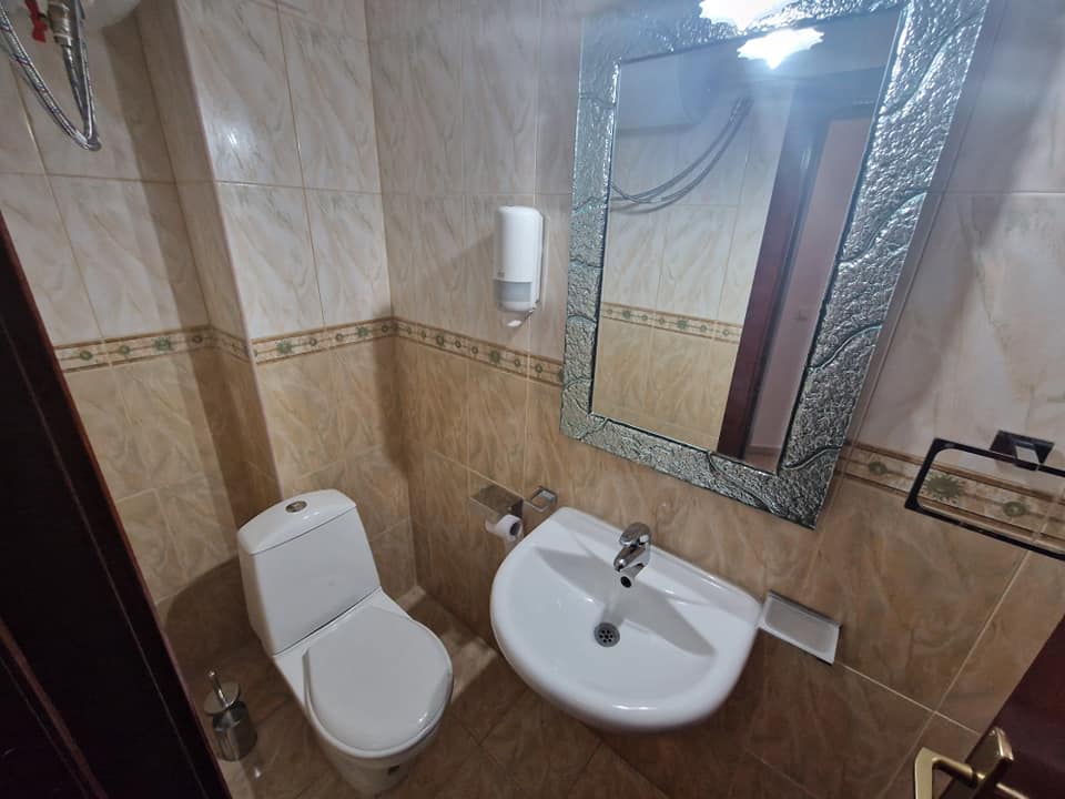 Тристаен апартамент в затворен комплекс Elegant LUX с фронтална гледка към Пирин планина