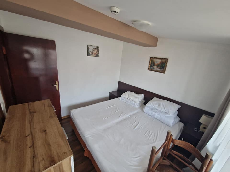 Тристаен апартамент в затворен комплекс Elegant LUX с фронтална гледка към Пирин планина